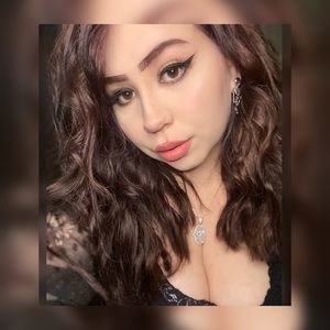 Meet your Posher, Elle